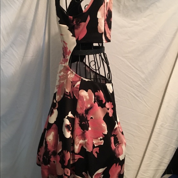 Floral Dress by Charlotte Russe - Picture 5 of 5